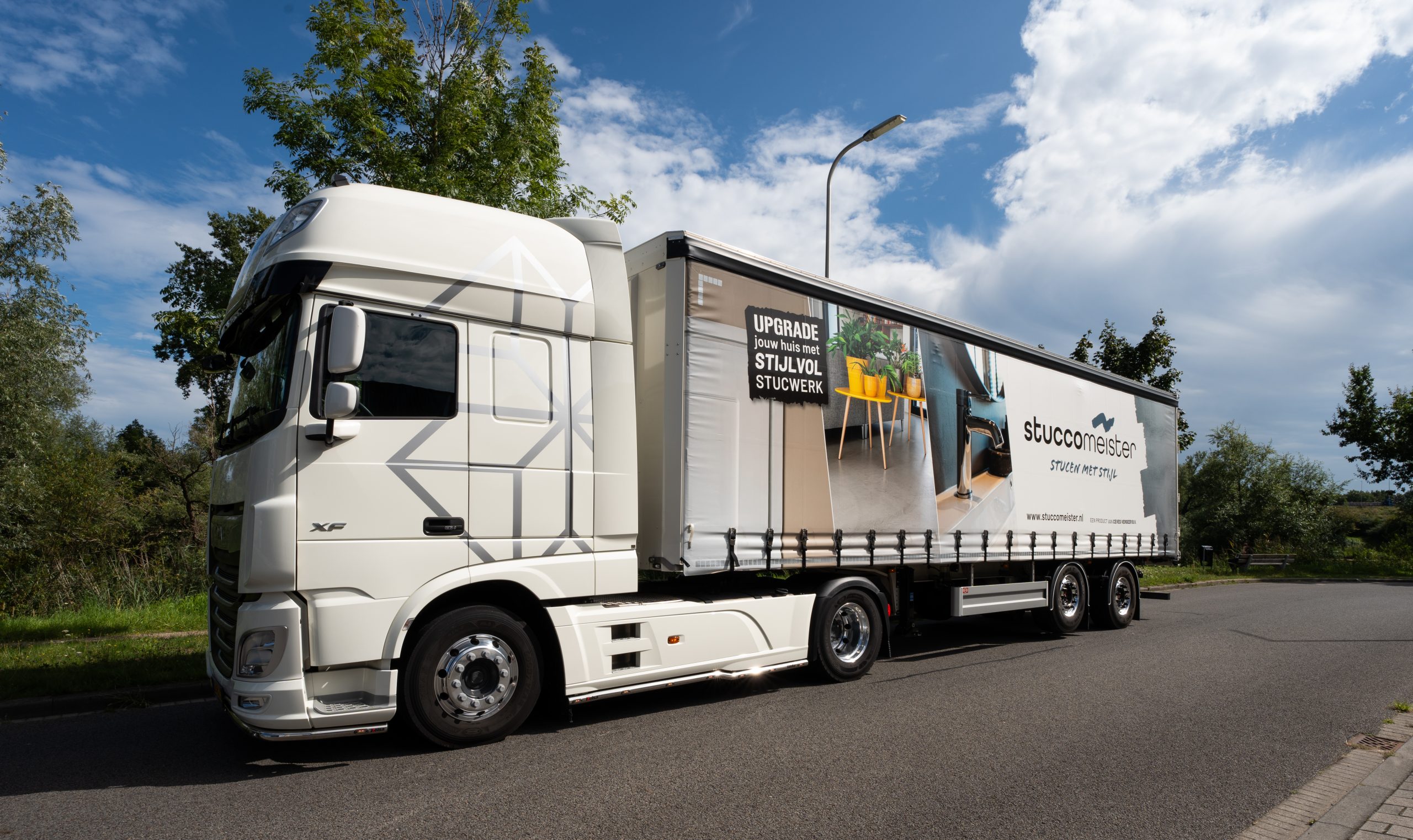 stuccomeister-vrachtwagen